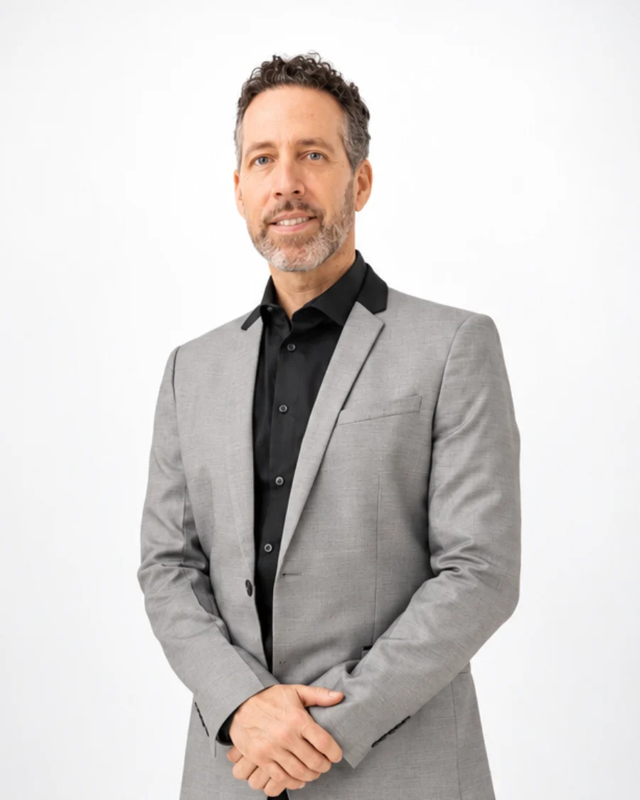Néstor Romero, consultor de visibilidad digital para hospitales y clínicas